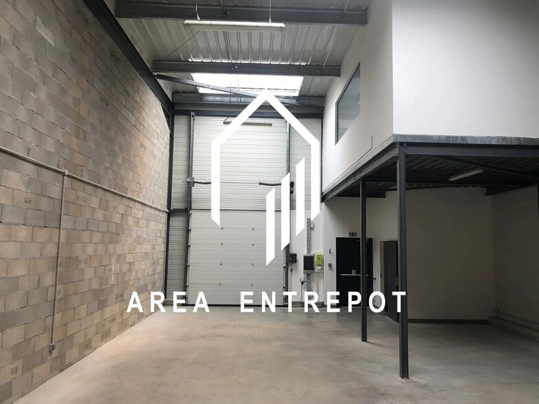 Flex in La Penne-sur-Huveaune for lease - Building Photo - Image 2 of 6