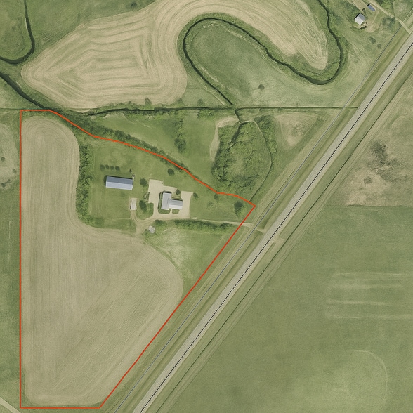 14413 HWY 16A Hwy, Vegreville, AB for sale - Primary Photo - Image 1 of 6