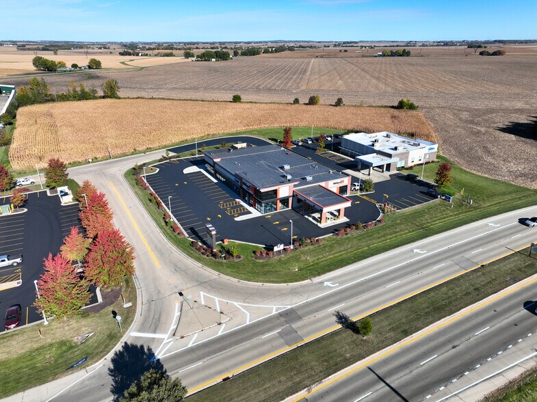 4406 E Lincolnway, Sterling, IL à louer - Photo du bâtiment - Image 2 de 7