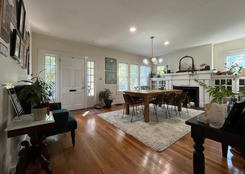 1130 Harding Pl, Charlotte, NC for lease - Building Photo - Image 2 of 8