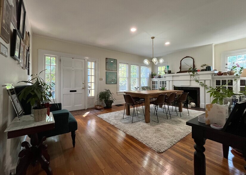 1130 Harding Pl, Charlotte, NC à louer - Photo du bâtiment - Image 2 de 8