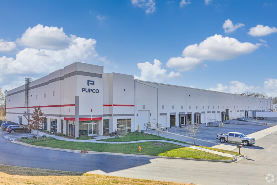 8710 Airpark West Dr, Charlotte, NC à louer - Photo du bâtiment - Image 2 de 4
