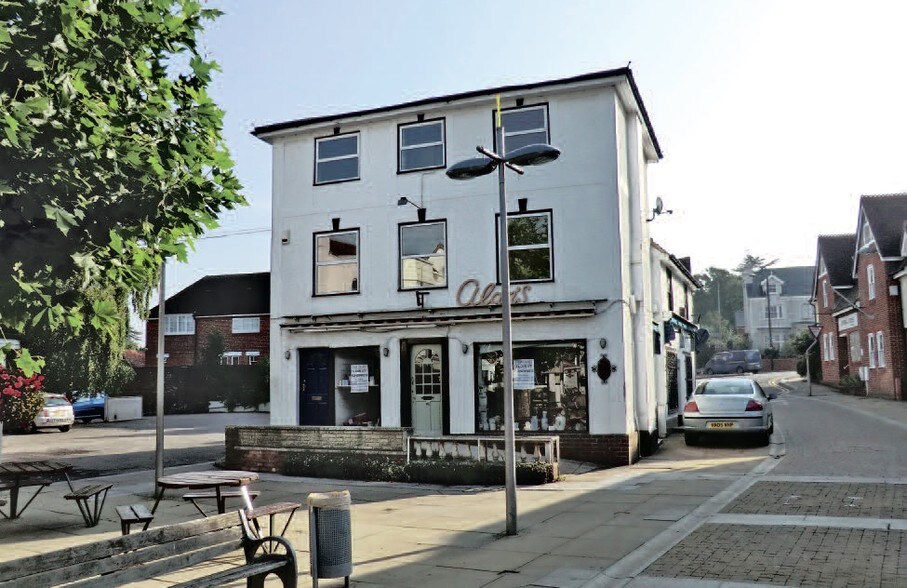 61-63 High St, Leatherhead à louer - Photo principale - Image 1 de 1