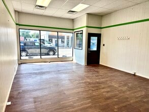 217 E Main St, Clinton, IL for lease Interior Photo- Image 2 of 15