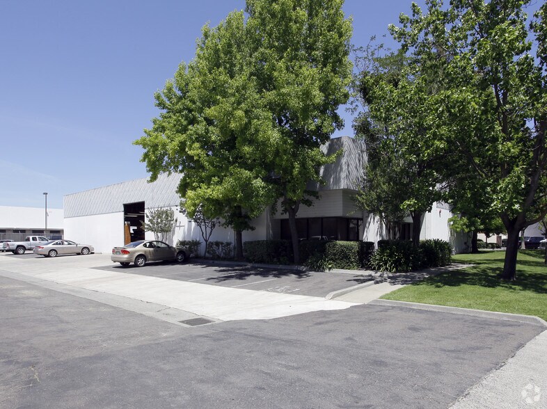 2545 Boatman Ave, West Sacramento, CA à vendre - Photo principale - Image 1 de 10