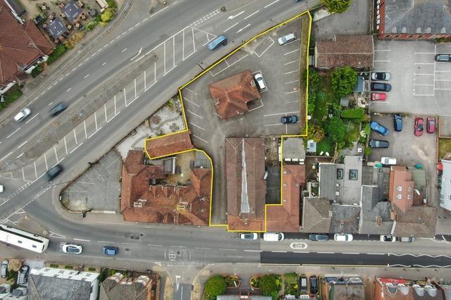 3-3A High St, Bagshot à vendre - Photo du bâtiment - Image 2 de 24