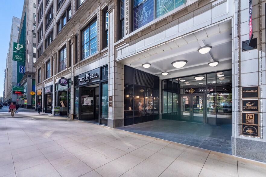 180 N Wabash Ave, Chicago, IL à louer - Photo du bâtiment - Image 3 de 7