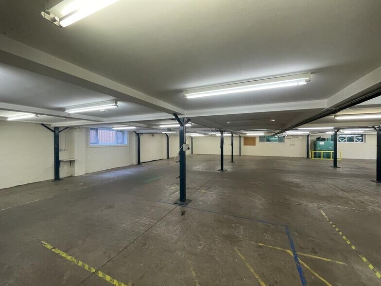 Fynney Fields, Leek à louer - Photo du bâtiment - Image 2 de 14