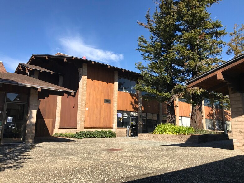 5 Bon Air Rd, Larkspur, CA à louer - Photo du bâtiment - Image 2 de 3