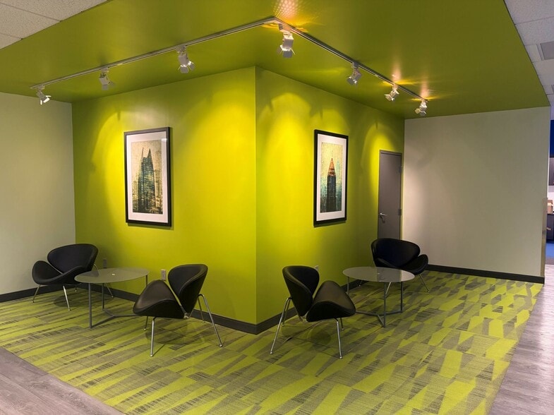 2126 Defoors Ferry Rd NW, Atlanta, GA for lease - Interior Photo - Image 3 of 11