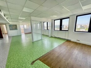 Office in Charenton-le-Pont for lease Interior Photo- Image 2 of 2