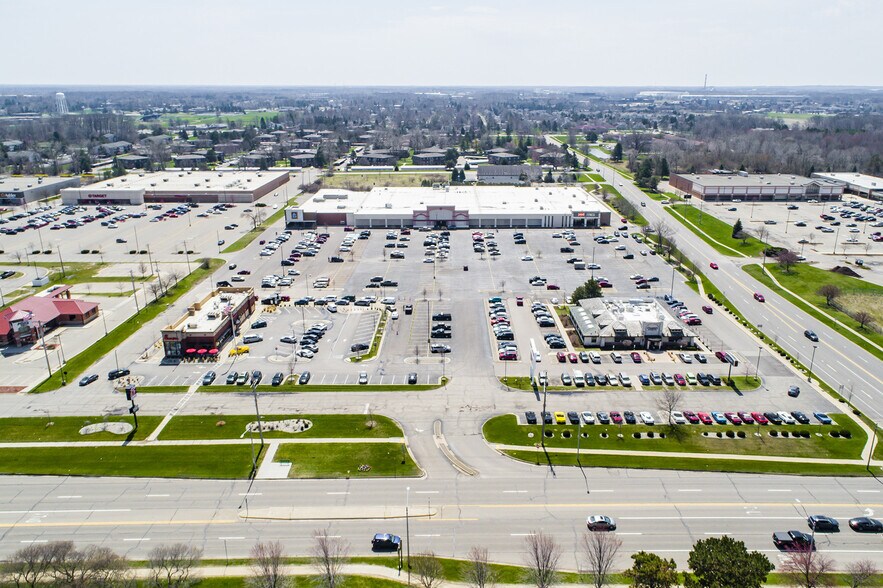 5421-5451 W Saginaw Hwy, Lansing, MI à louer - Aérien - Image 3 de 5