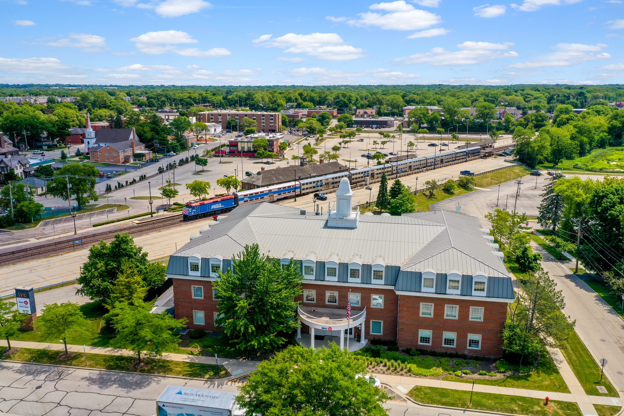 201 S Grove Ave, Barrington, IL for lease Building Photo- Image 1 of 14