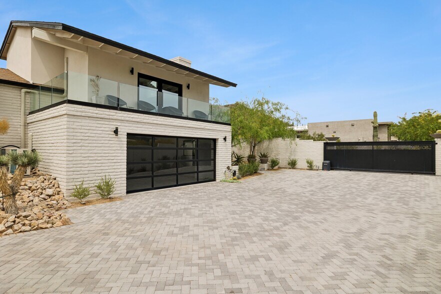 5801 E Surrey Dr, Cave Creek, AZ à vendre - Photo du bâtiment - Image 2 de 57