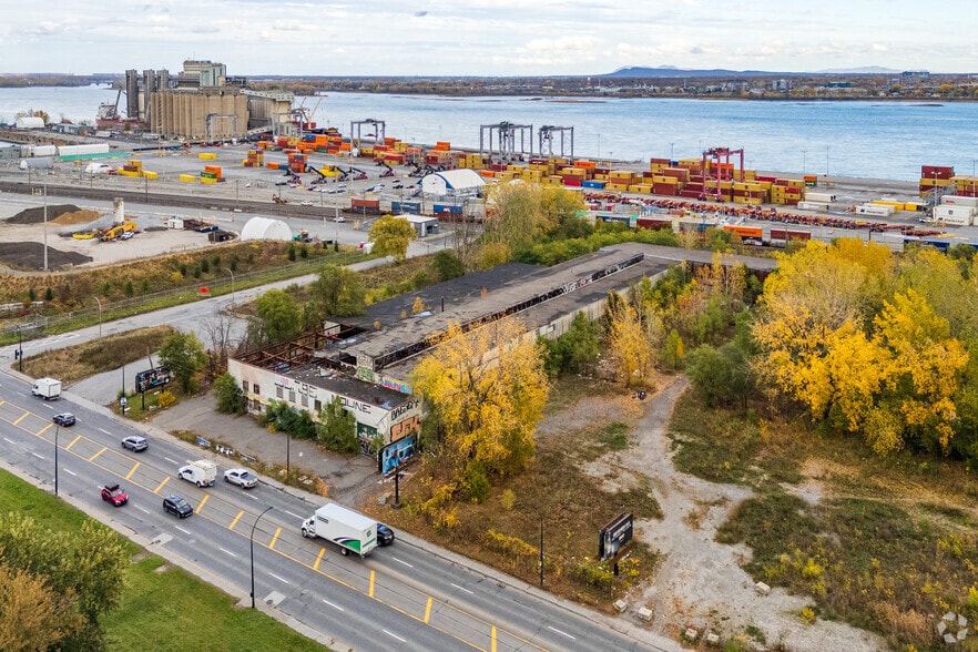 4650 Notre-Dame E, Montréal, QC for sale - Aerial - Image 3 of 4