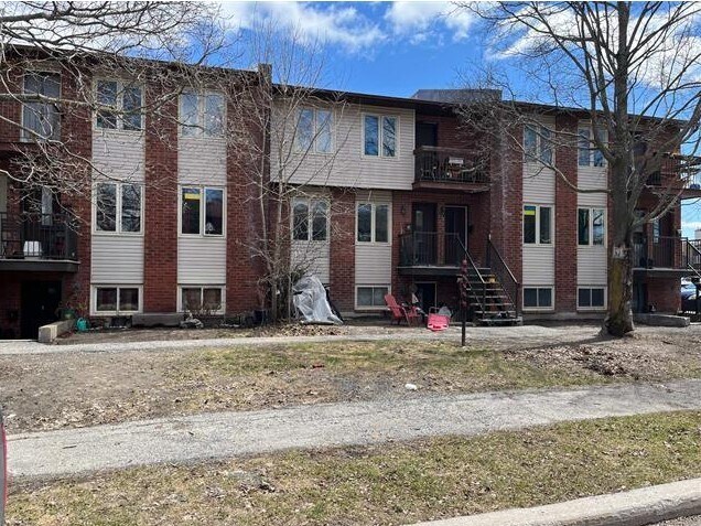 538-542 Boul Des Hautes-Plaines, Gatineau, QC for sale Primary Photo- Image 1 of 1