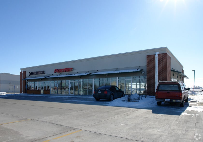 451 Indianhead Dr, Mason City, IA for sale - Building Photo - Image 3 of 12