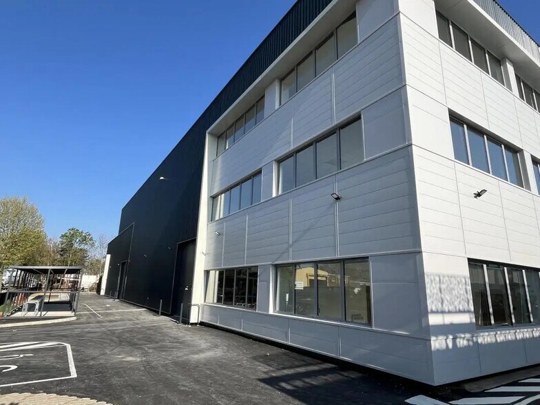 20 Avenue Marcellin Berthelot, Villeneuve-la-Garenne for lease - Building Photo - Image 2 of 13