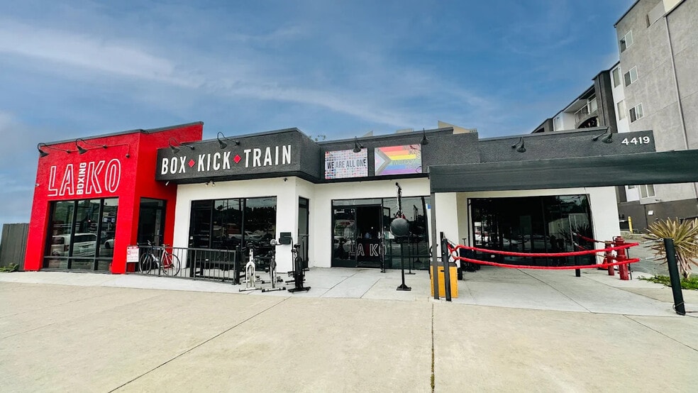 4419-4423 Eagle Rock Blvd, Los Angeles, CA for lease - Building Photo - Image 1 of 11