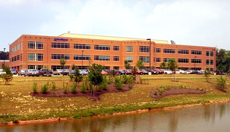 7515 Mission Dr, Seabrook, MD à louer - Photo du bâtiment - Image 2 de 9