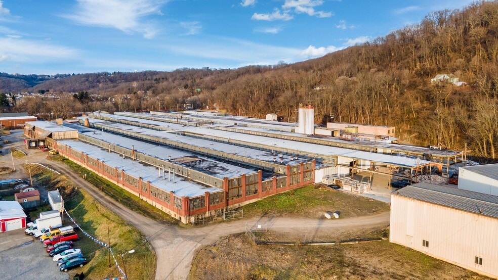 1 Anna St, East Liverpool, OH à vendre - Photo du bâtiment - Image 3 de 30