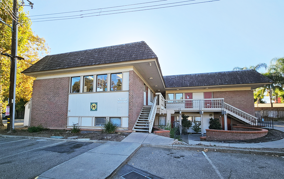 2021 Ygnacio Valley Rd, Walnut Creek, CA à louer - Photo du bâtiment - Image 2 de 4