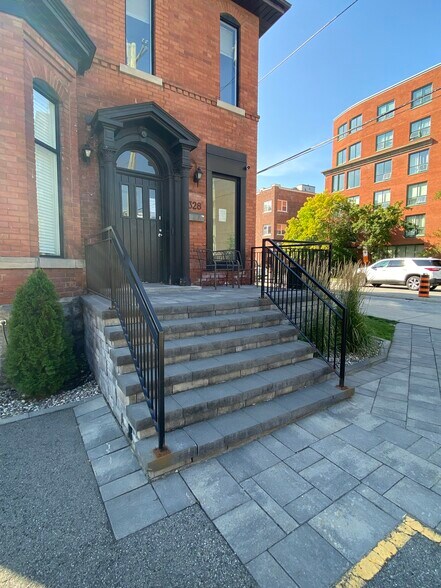 328 Waverley St W, Ottawa, ON for sale - Building Photo - Image 1 of 1