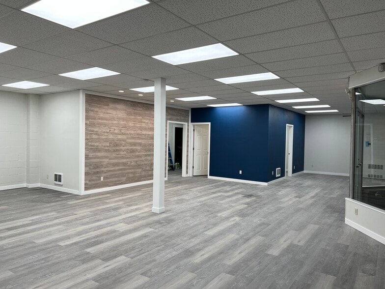 412-418 W Meeker St, Kent, WA for sale - Building Photo - Image 2 of 17