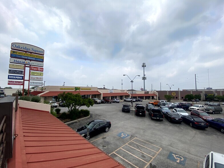 1552-1604 Babcock Rd, San Antonio, TX à louer - Photo du bâtiment - Image 2 de 7