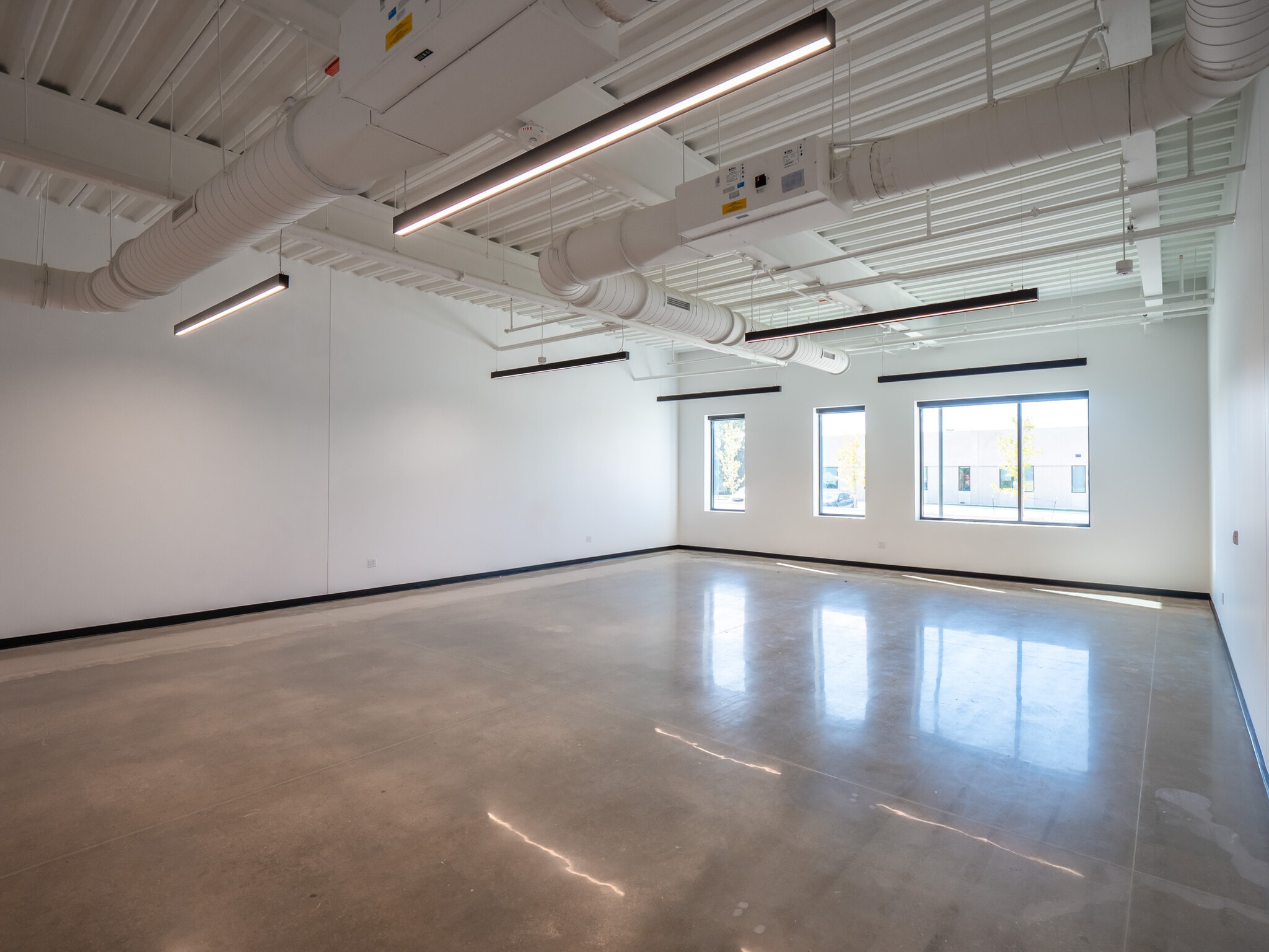 10880 E Crystal Falls Pky, Leander, TX for lease Interior Photo- Image 1 of 5