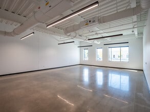 10880 E Crystal Falls Pky, Leander, TX for lease Interior Photo- Image 1 of 5