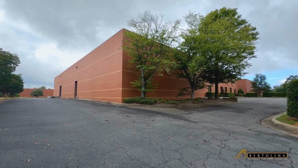 10605 Southern Loop Blvd, Pineville, NC for lease - Commercial Listing Video - Image 2 of 31
