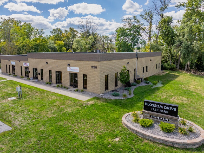 1286 Blossom Dr, Victor, NY for lease - Building Photo - Image 2 of 10