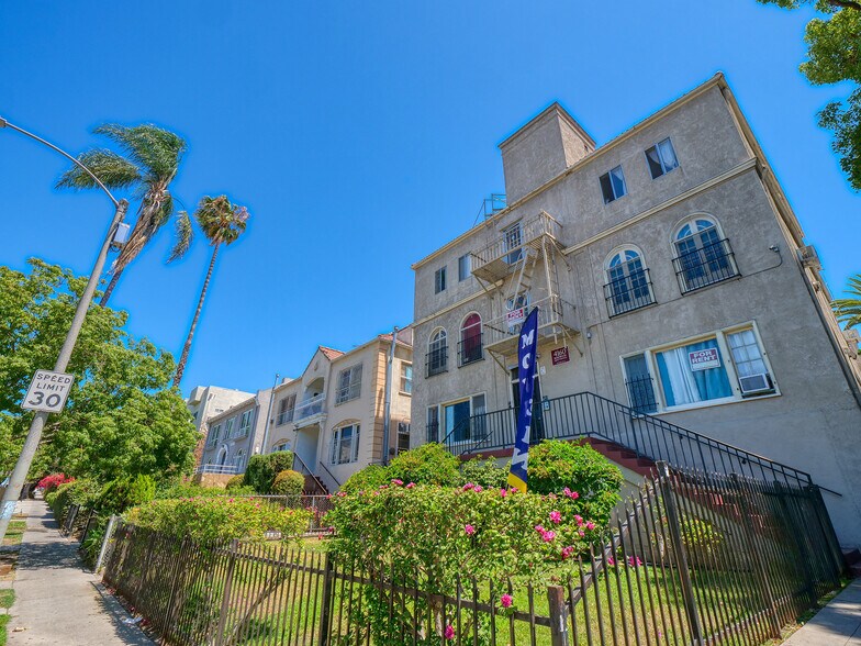 4160 Rosewood Ave, Los Angeles, CA à vendre - Photo du bâtiment - Image 3 de 14