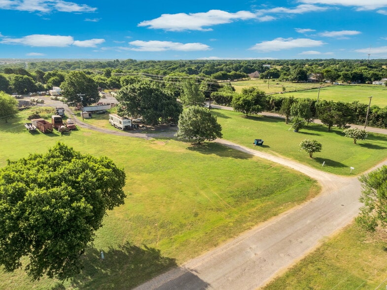 2040 Highridge Ln, Midlothian, TX for sale - Primary Photo - Image 1 of 19