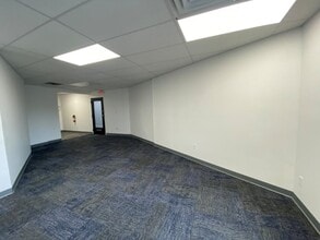 2138 Ashley Phosphate Rd, North Charleston, SC à louer Photo intérieure- Image 2 de 7