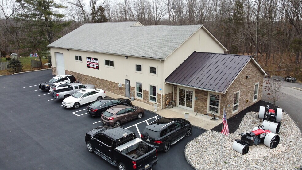 8461 Easton Rd, Ottsville, PA à vendre - Photo du bâtiment - Image 2 de 19