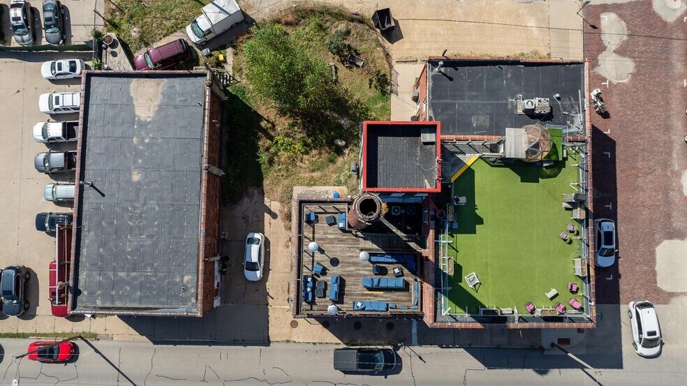 62 E 7th St, Dubuque, IA à vendre - Photo du bâtiment - Image 2 de 12