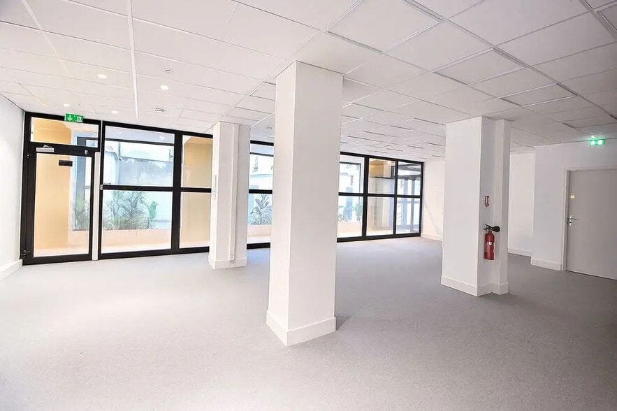 45-47 Rue Des Vinaigriers, Paris à louer - Photo intérieure - Image 3 de 8