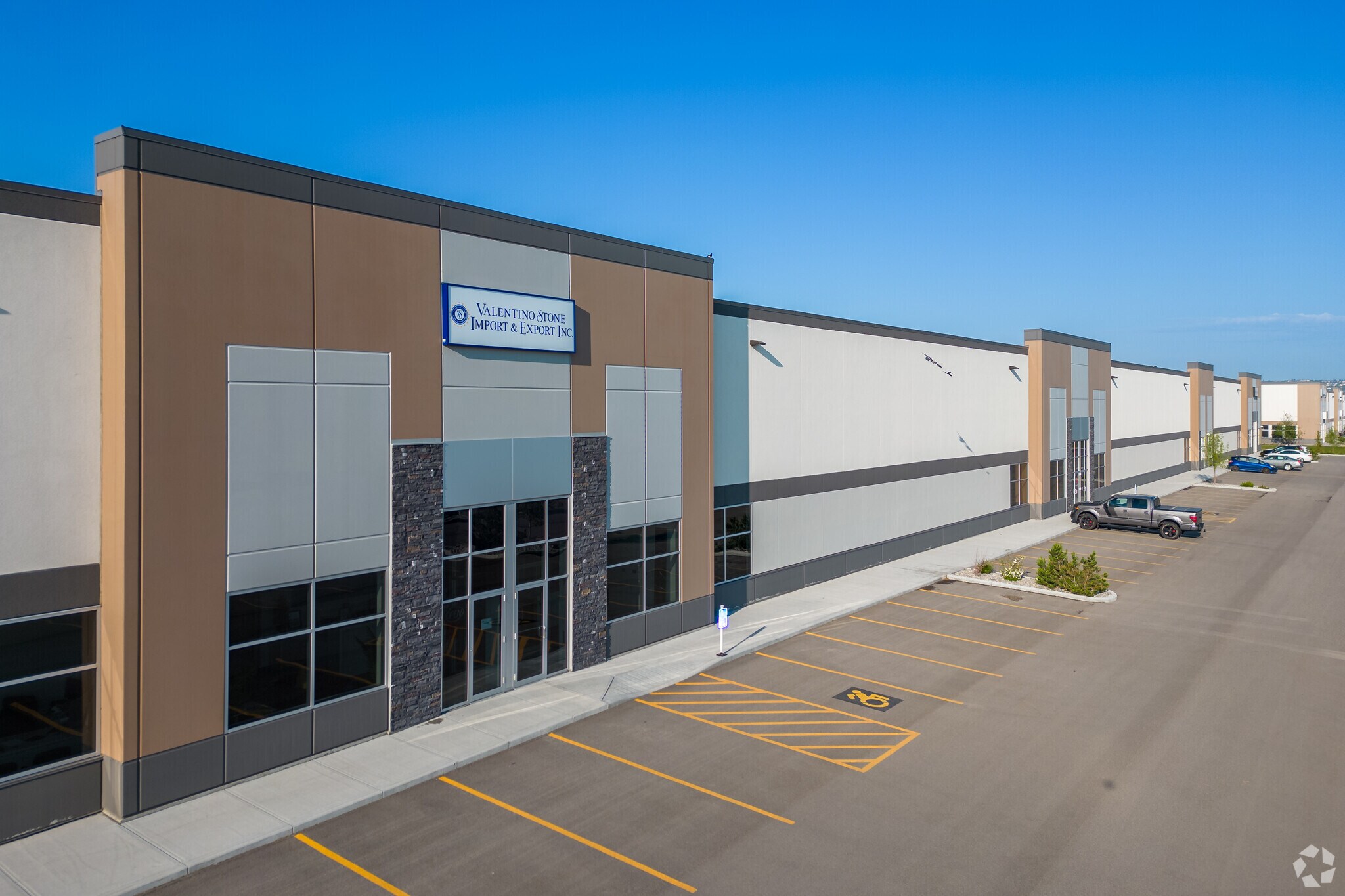 610 Aero Dr NE, Calgary, AB for sale Primary Photo- Image 1 of 1