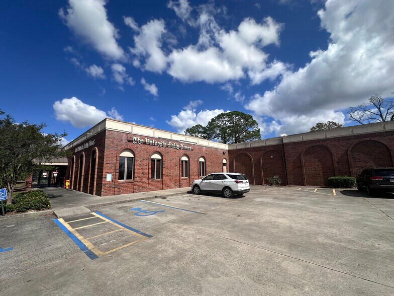 201 N Troup St, Valdosta, GA à vendre - Photo du bâtiment - Image 2 de 44