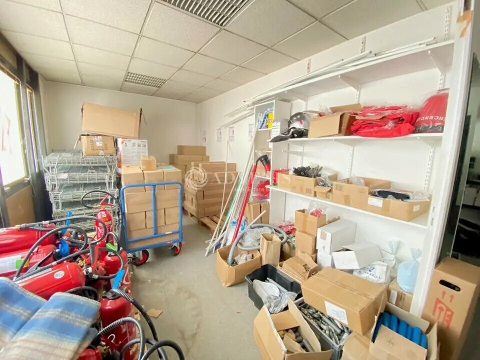 Bureau dans Croissy-Beaubourg à vendre Photo du bâtiment- Image 1 de 5