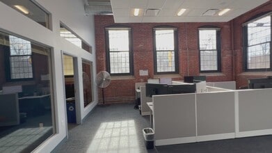 235 Promenade St, Providence, RI à louer - Vidéo sur l’inscription commerciale 