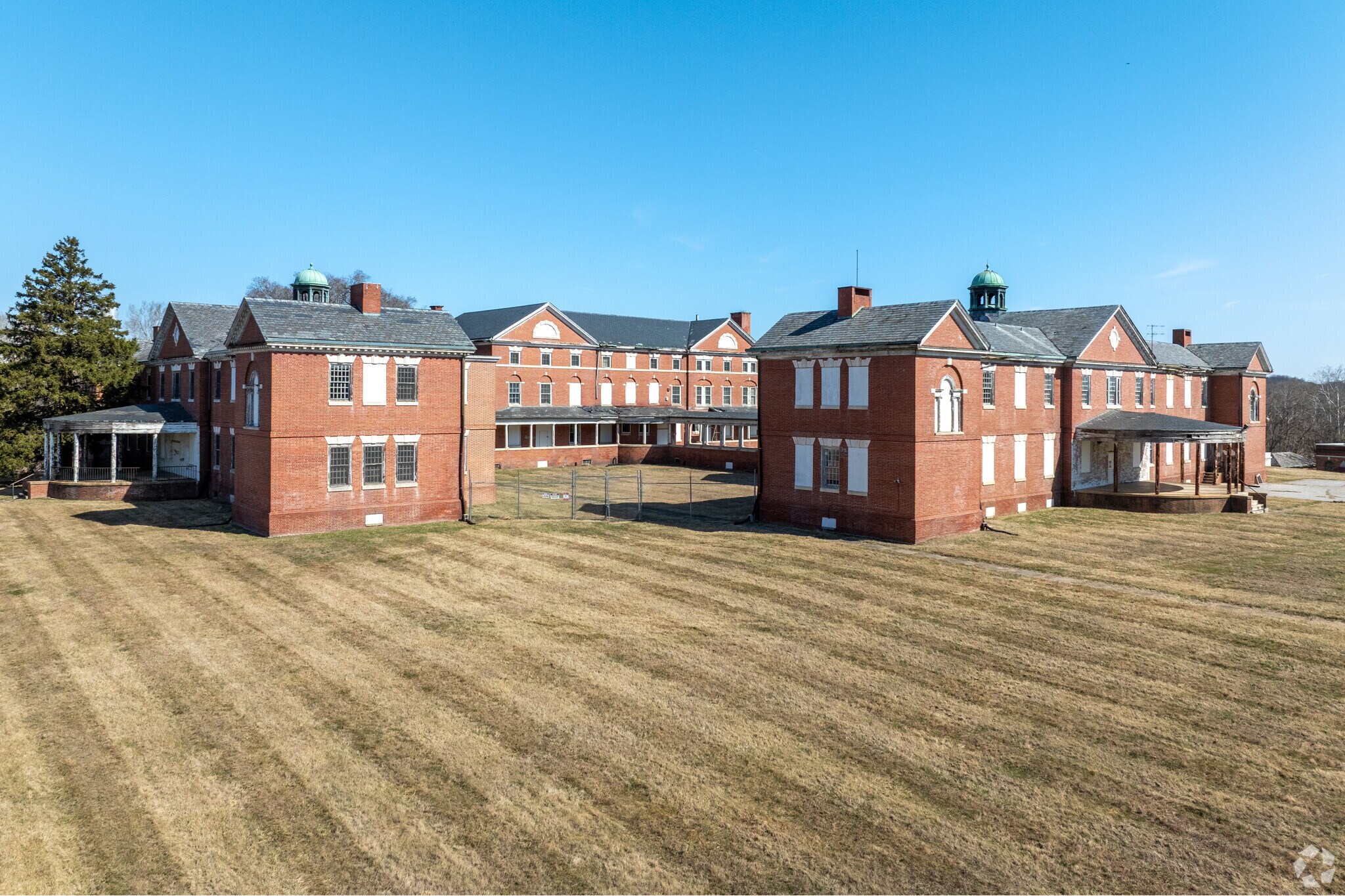 Warfield Ave, Sykesville, MD for sale Primary Photo- Image 1 of 8