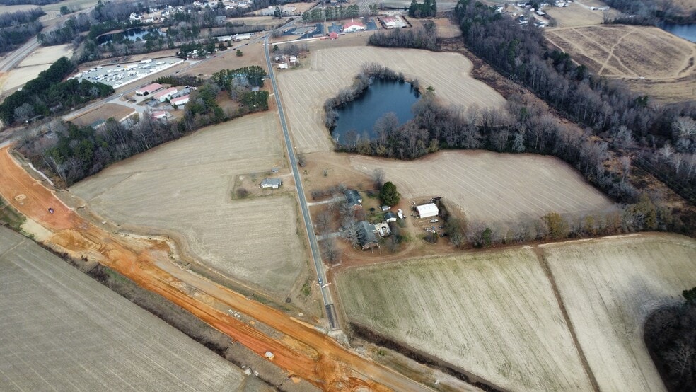 316 Matthews Mill Pond Rd, Angier, NC for sale - Building Photo - Image 2 of 3