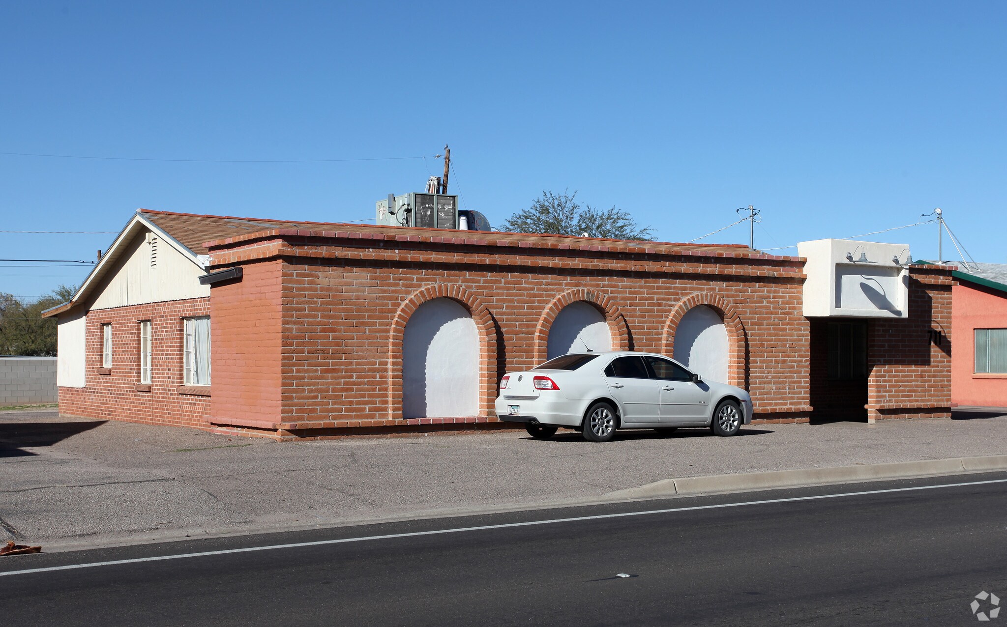 711 N Swan Rd, Tucson, AZ à vendre Photo principale- Image 1 de 4