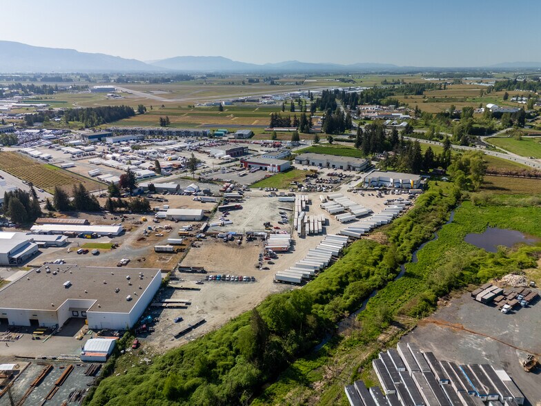 2200 Iron Mills Crt, Abbotsford, BC à vendre - Photo du bâtiment - Image 3 de 25