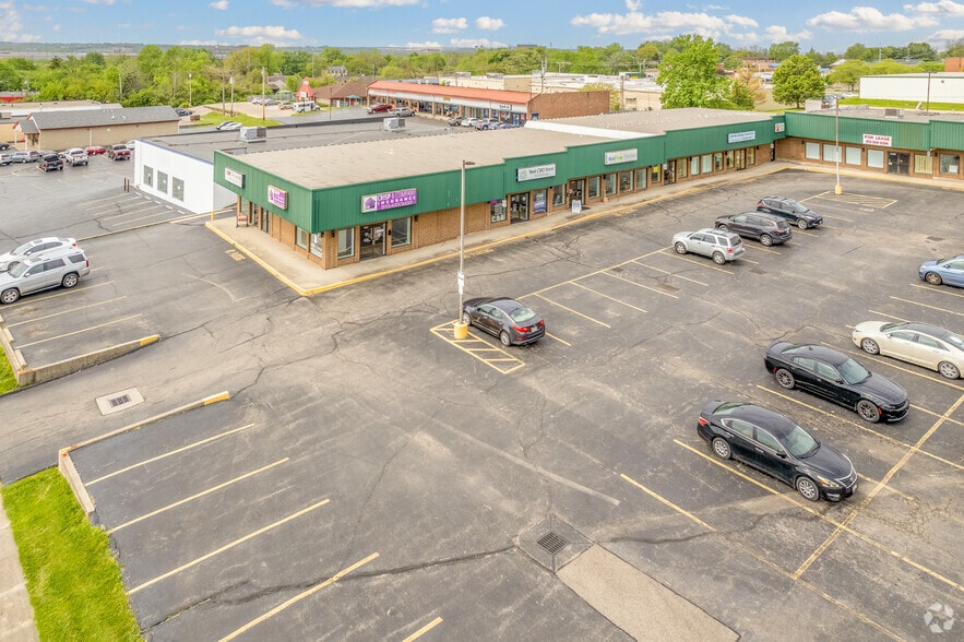 4462-4498 Marie Dr, Middletown, OH for lease - Aerial - Image 2 of 9