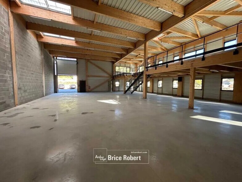 Flex dans Tarare à louer - Photo du bâtiment - Image 3 de 12