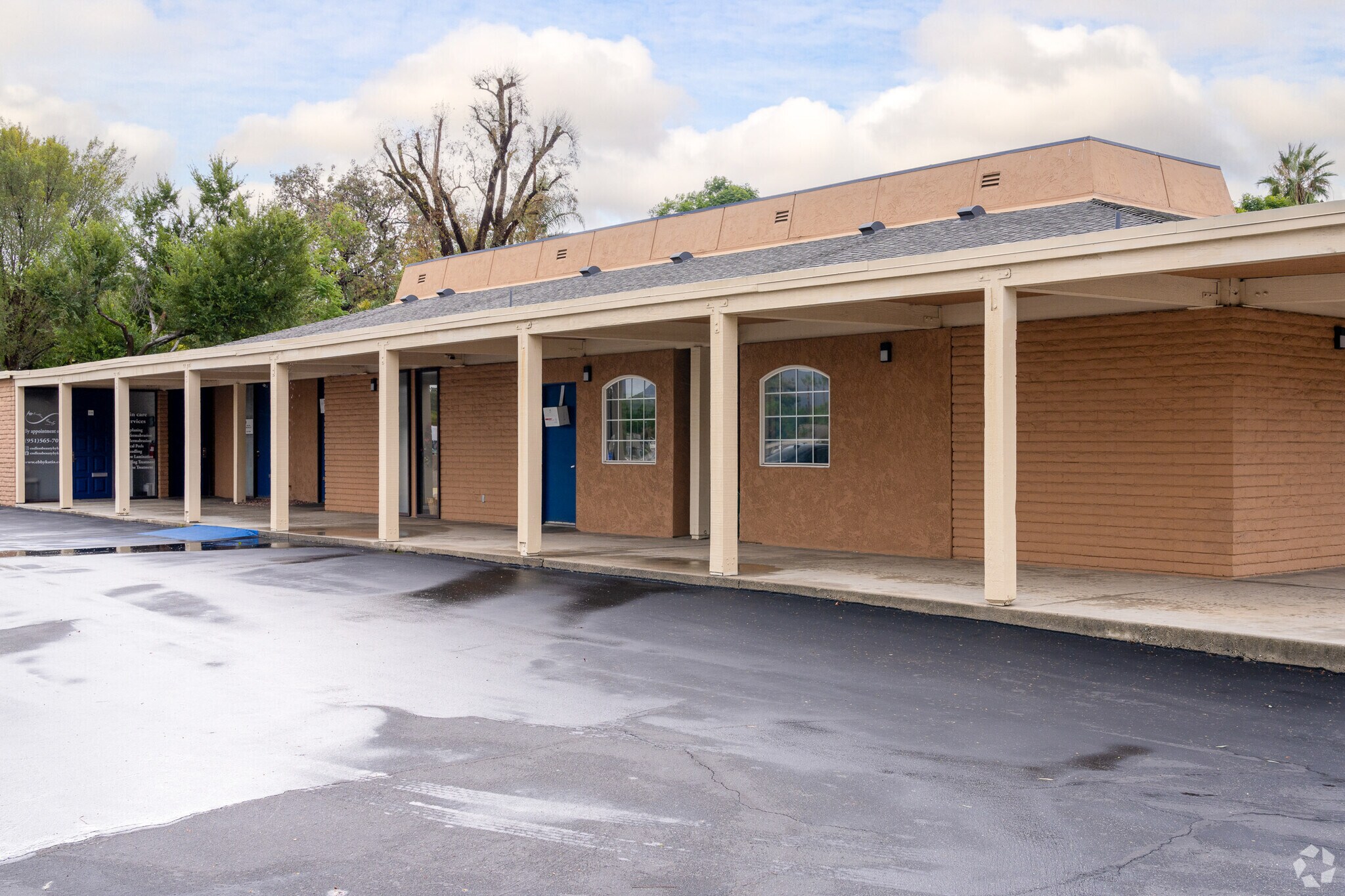 720 Magnolia Ave, Corona, CA for lease Primary Photo- Image 1 of 5